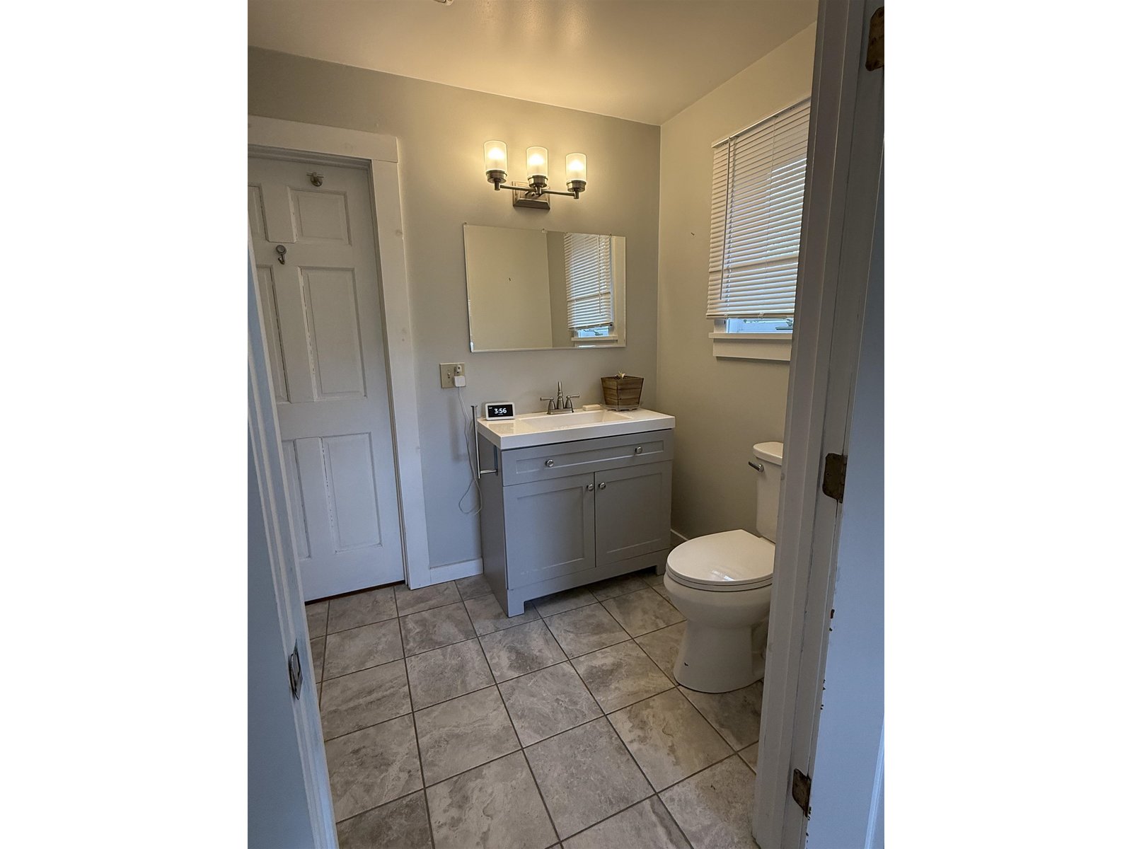 jack & jill bathroom
