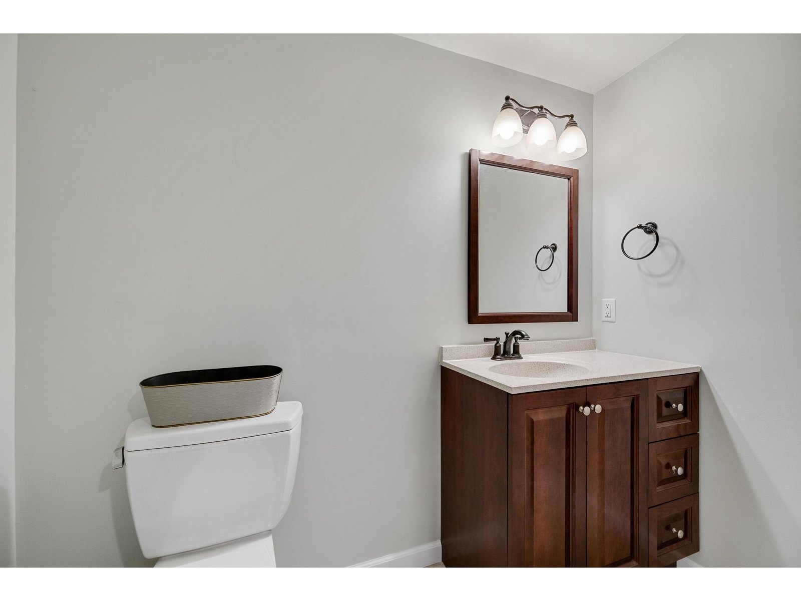 Lower Level 1/2 Bathroom