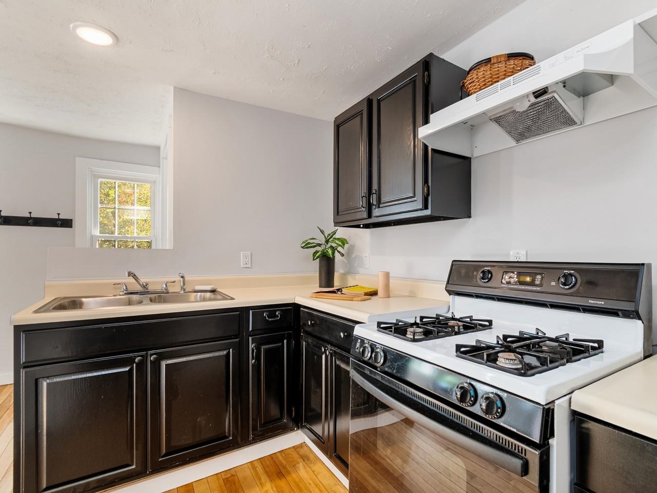 Gas range in Unit 2 kitchen