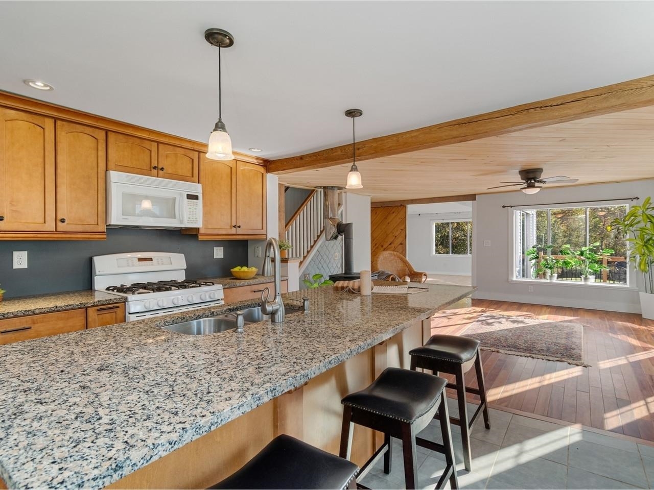 Unit 1 large kitchen w/island