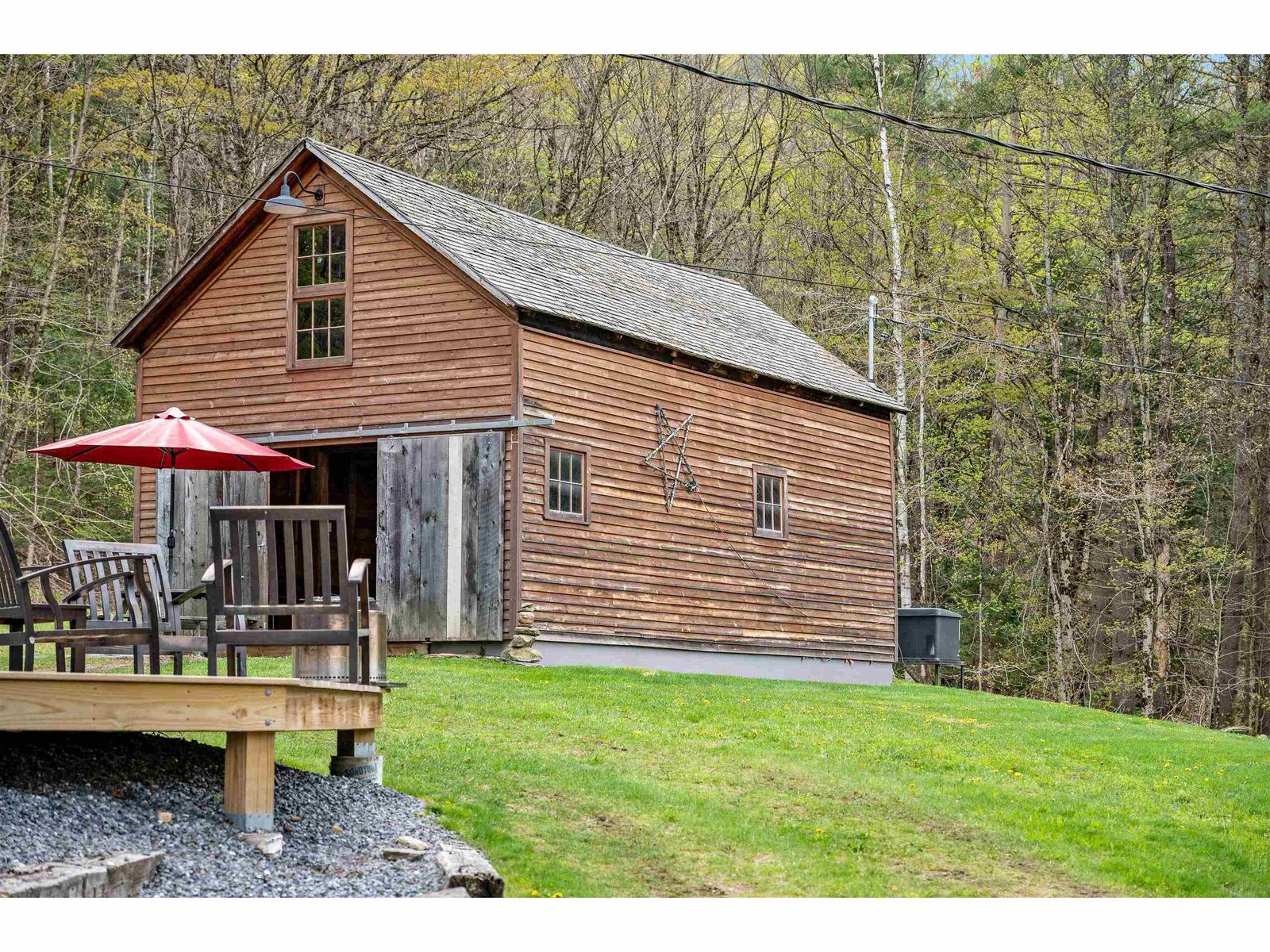 Barn has power, LP & back up generator!