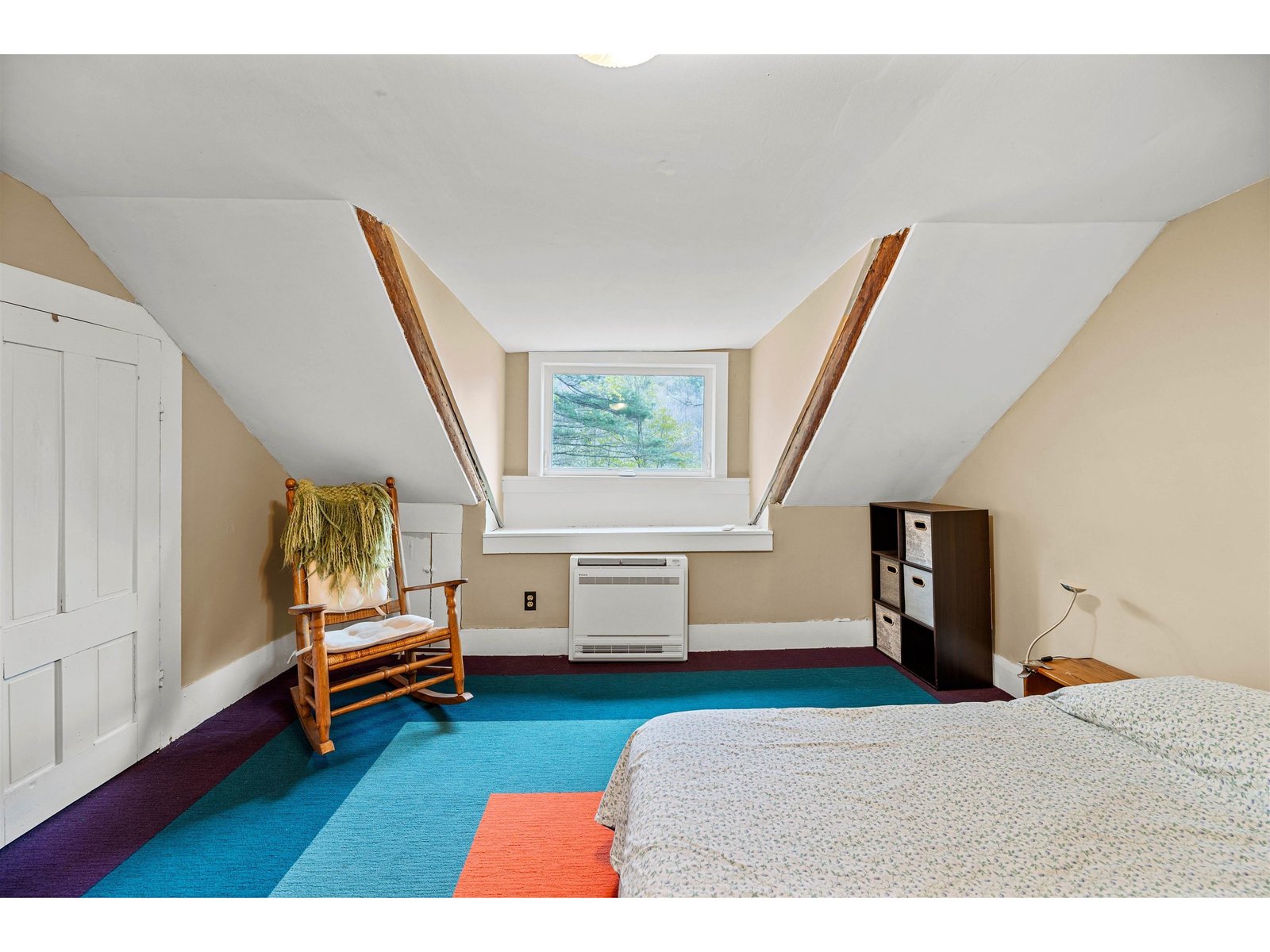 2nd floor bedroom