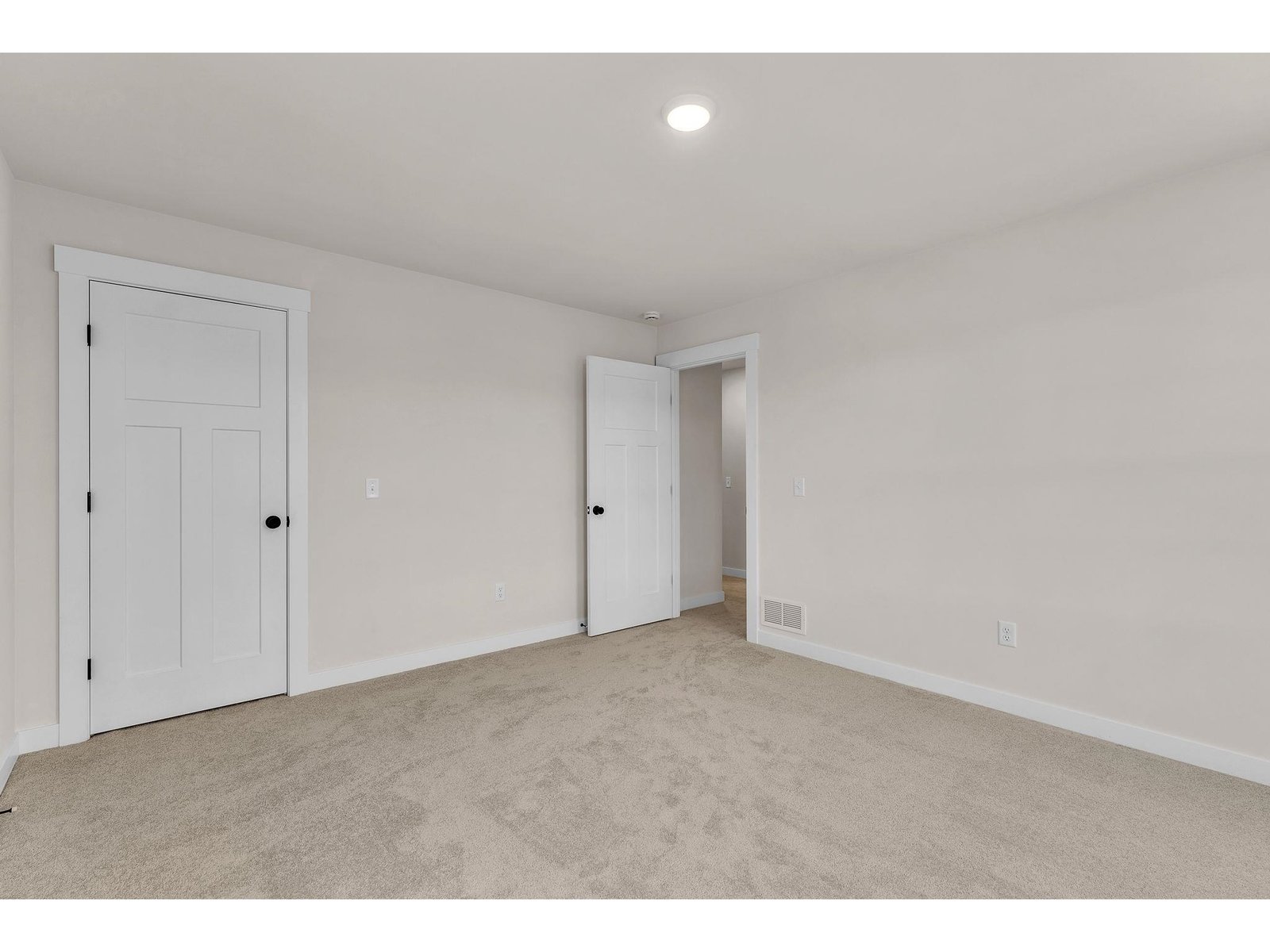396 Commodore Drive, Unit 21