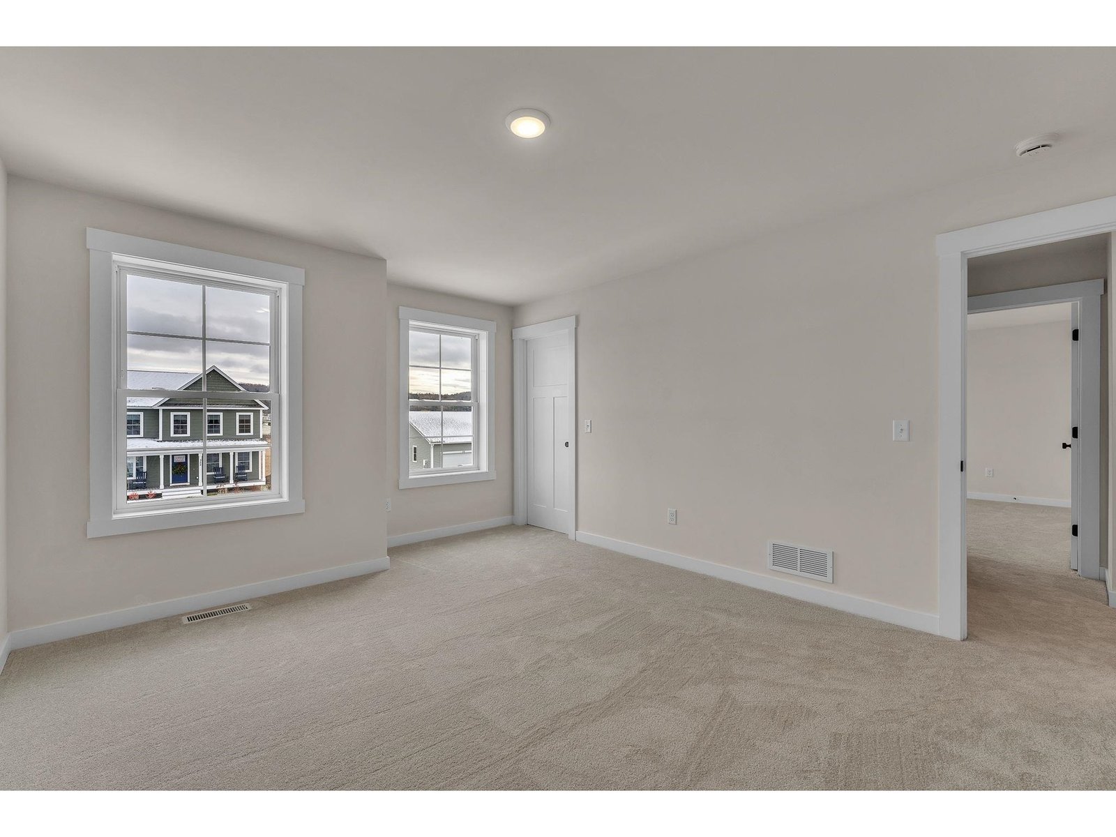 396 Commodore Drive, Unit 21