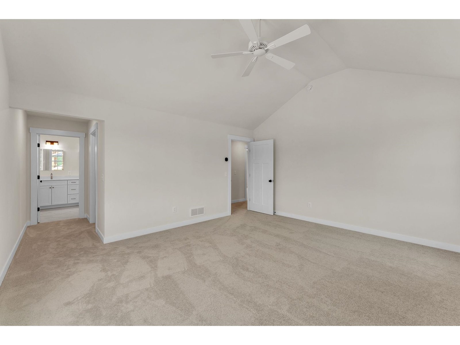 396 Commodore Drive, Unit 21