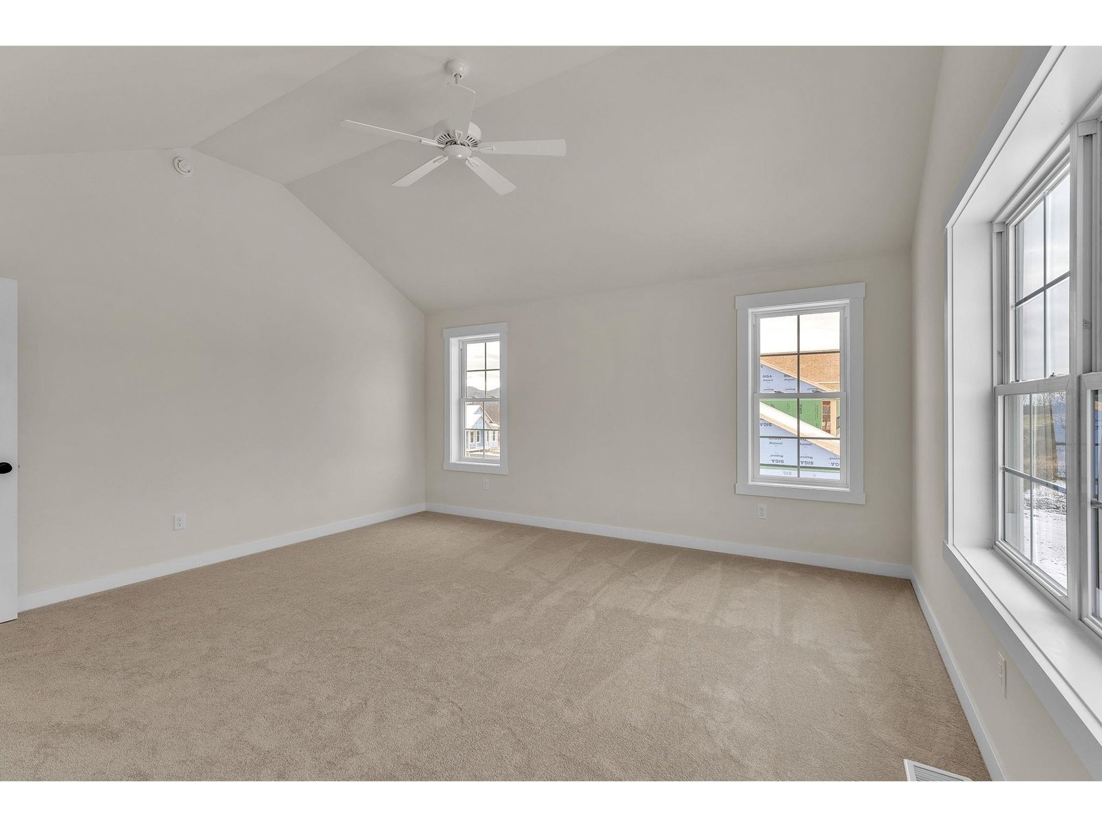 396 Commodore Drive, Unit 21
