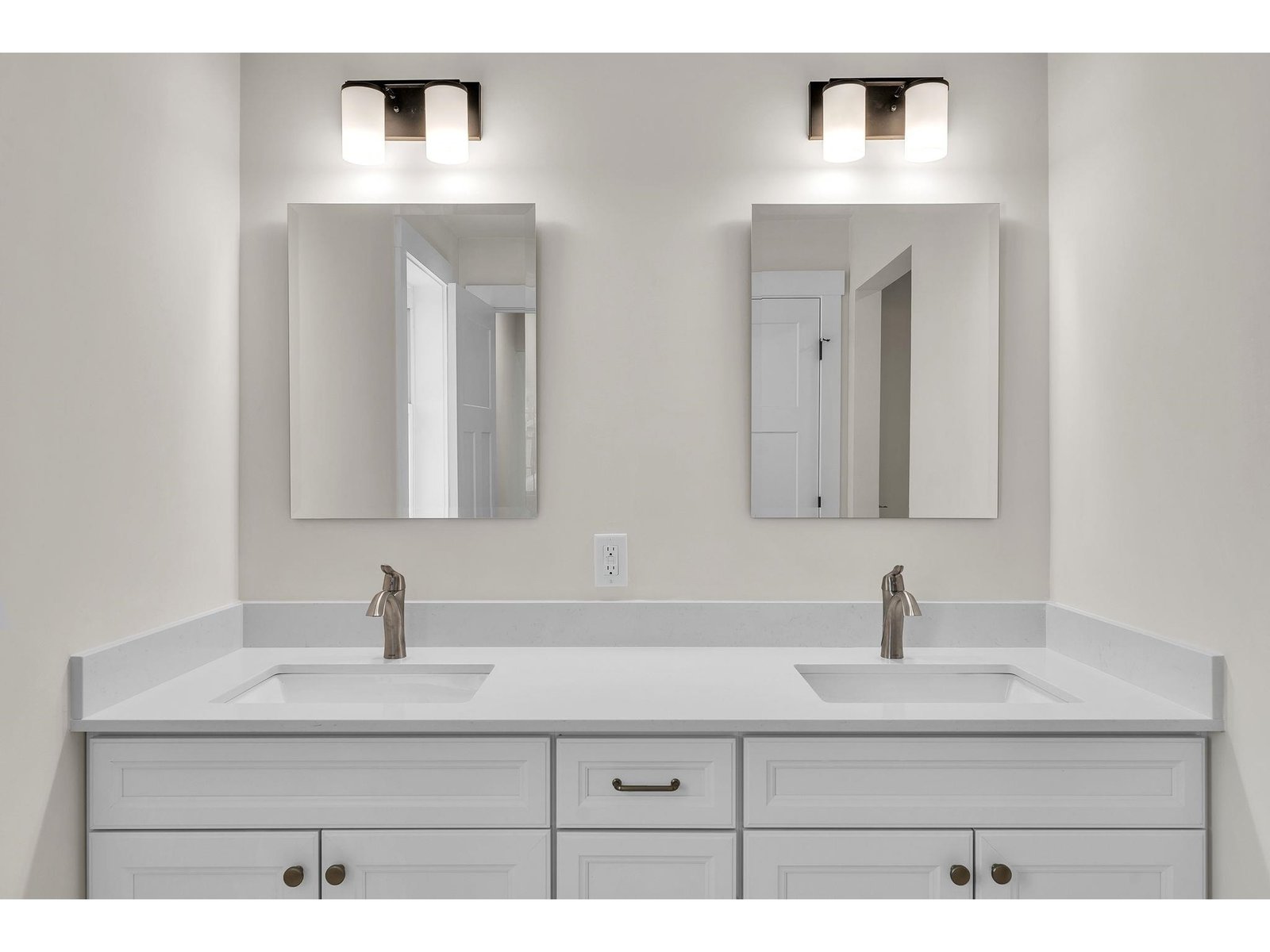 396 Commodore Drive, Unit 21