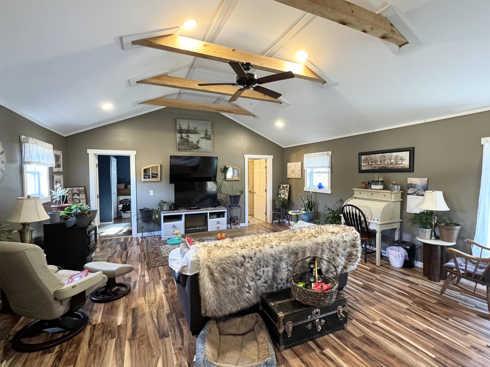 Living Area - Open Floor Plan