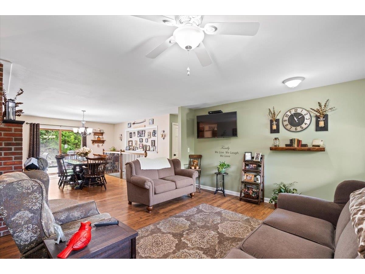 3992 Main Road