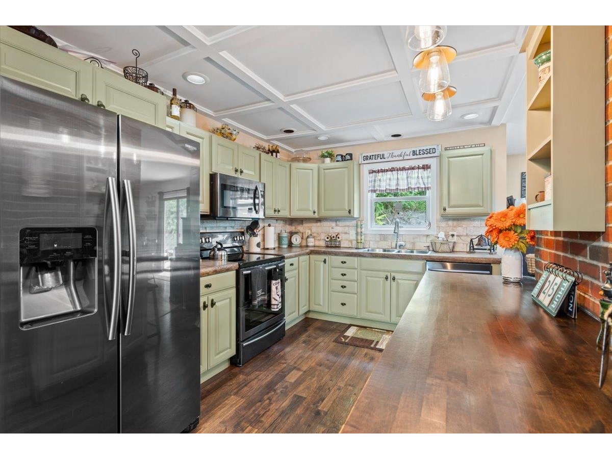3992 Main Road