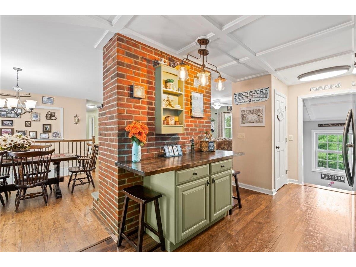 3992 Main Road