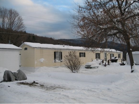 4 BIRCH Ln