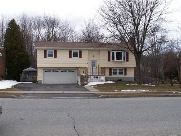 4 Briar Ln