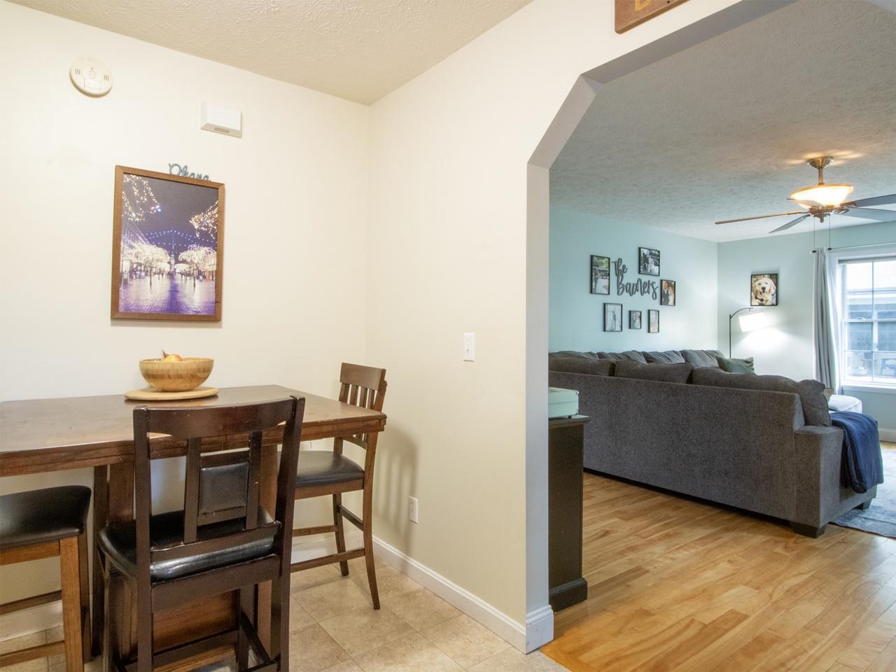 Eat-in kitchen