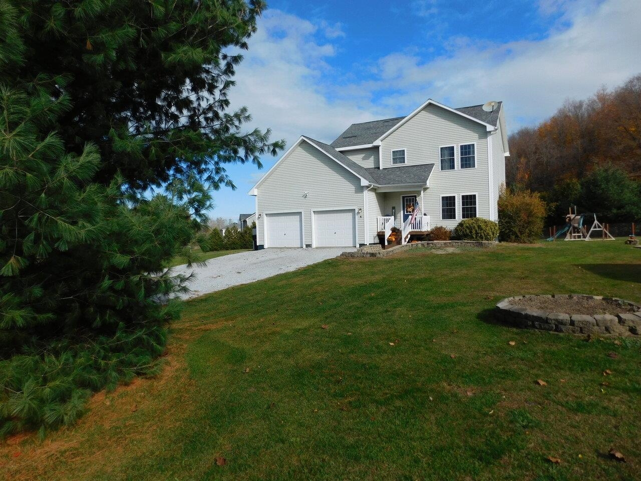 4 Fonda Court