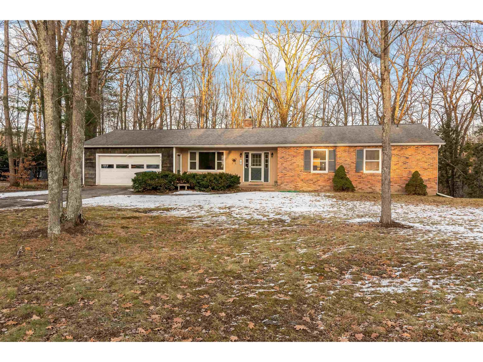 4 Forest Road