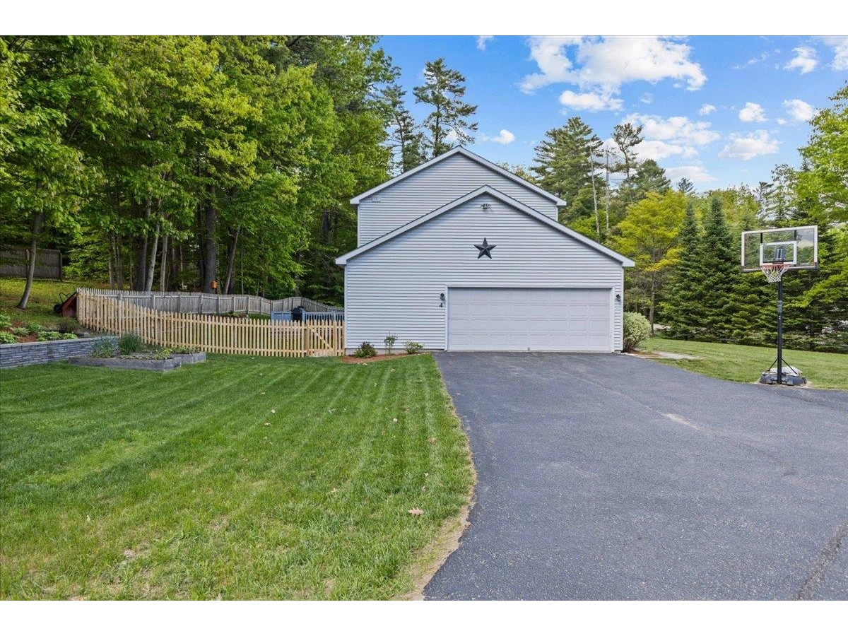 4 Greenbriar Drive