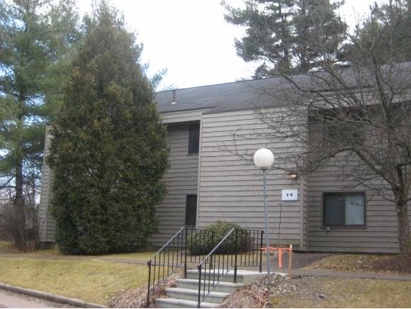 4 Hawthorne Circle, Unit 4