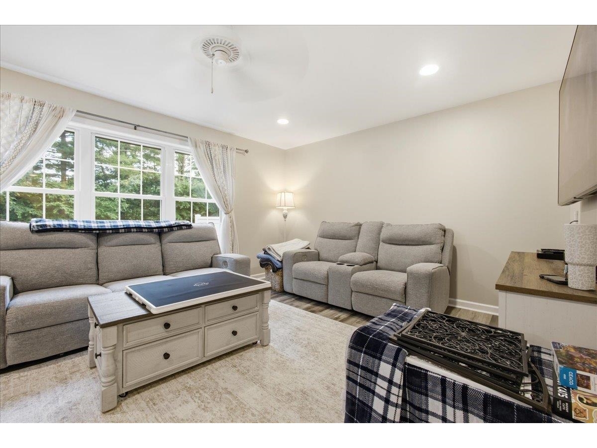 4 Hummingbird Lane, Unit 101