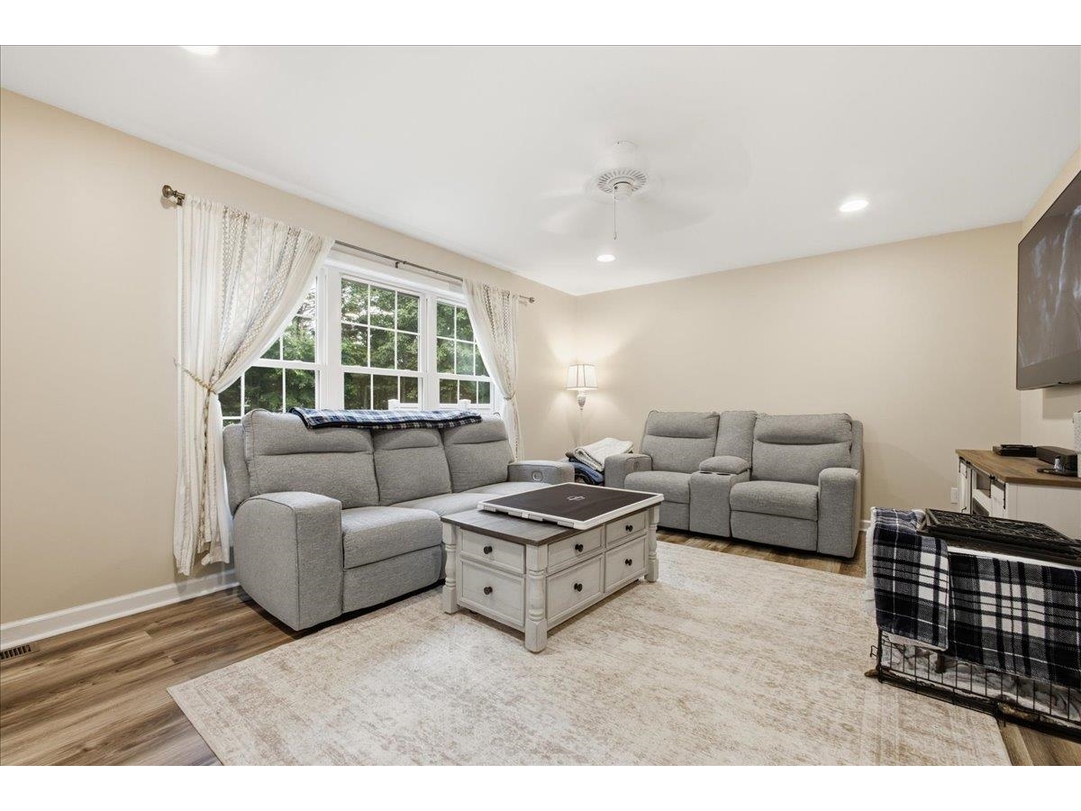 4 Hummingbird Lane, Unit 101