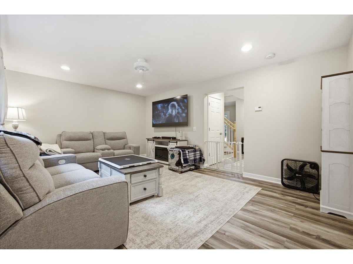 4 Hummingbird Lane, Unit 101