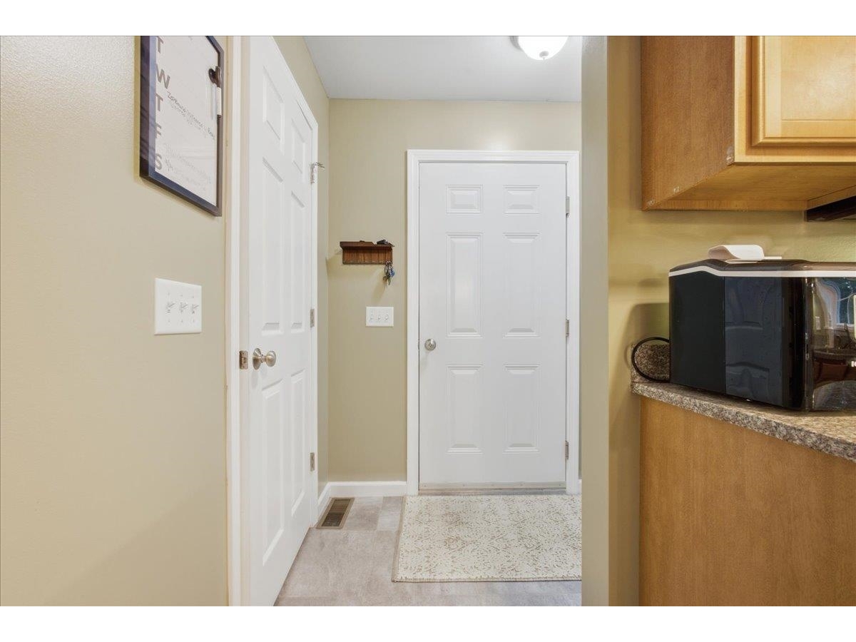 4 Hummingbird Lane, Unit 101