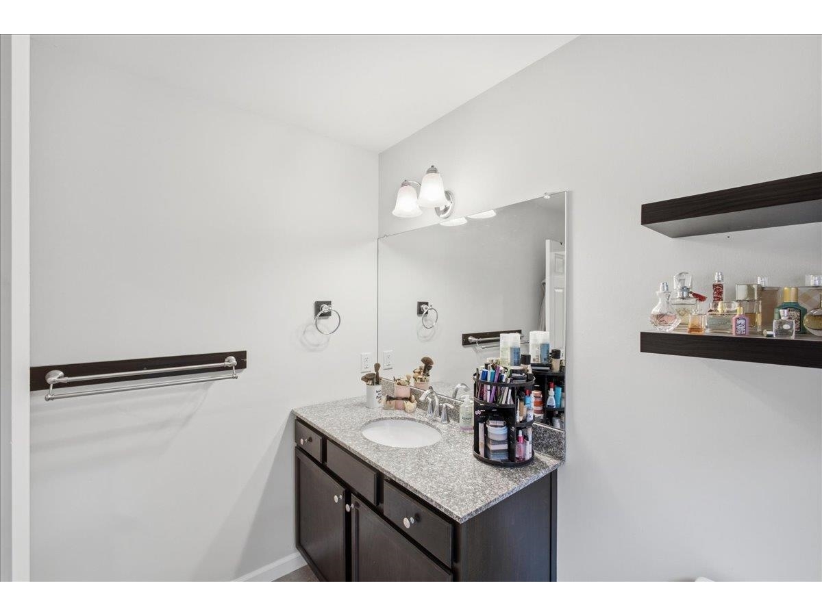 4 Hummingbird Lane, Unit 101