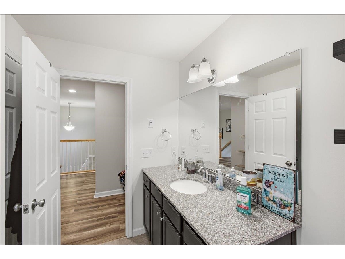 4 Hummingbird Lane, Unit 101