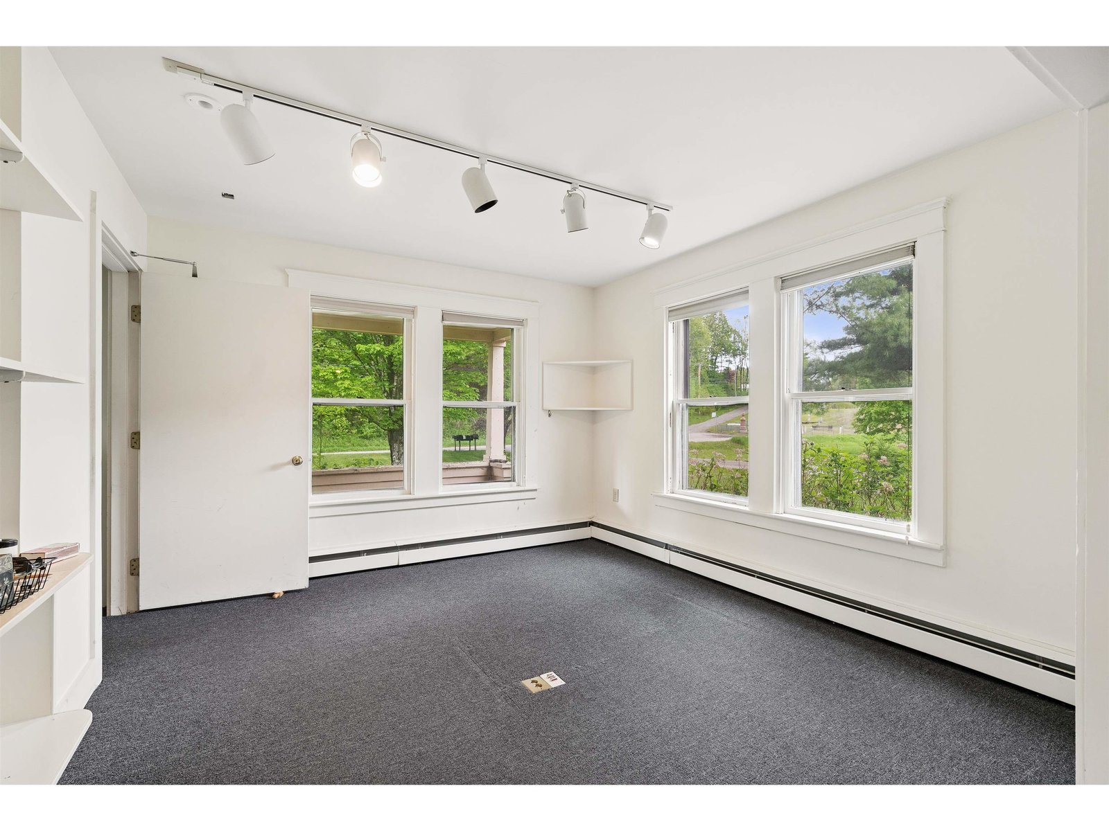 4 Larkin Road