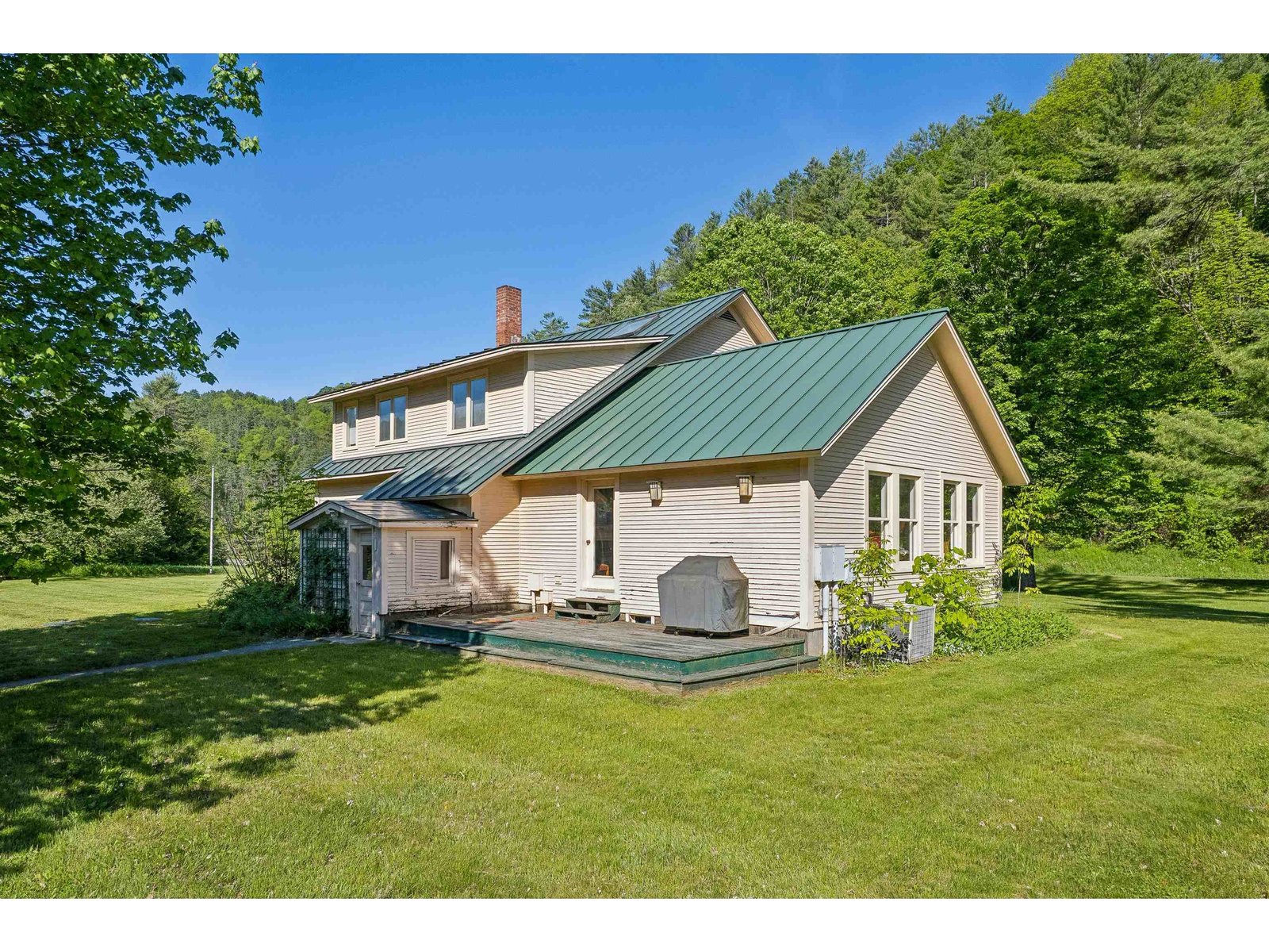 4 Larkin Road