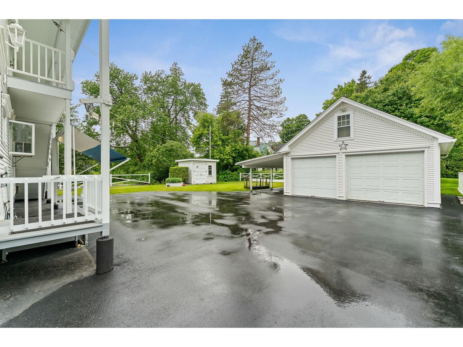 2 car garage with car port
