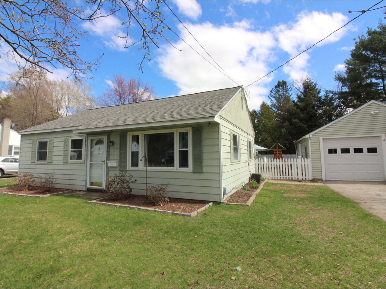 4 Mills Avenue