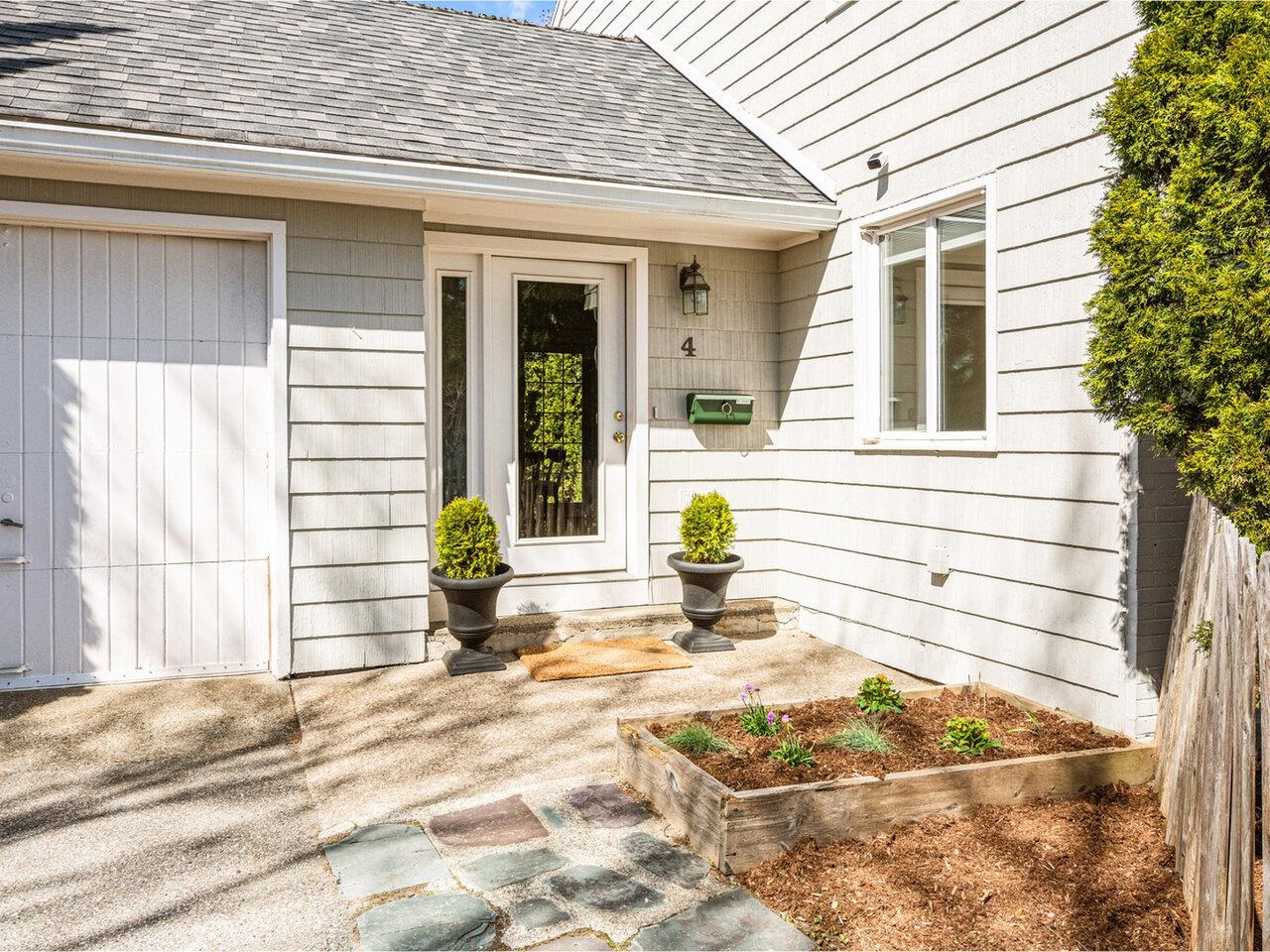 Side Entrance to Kitchen