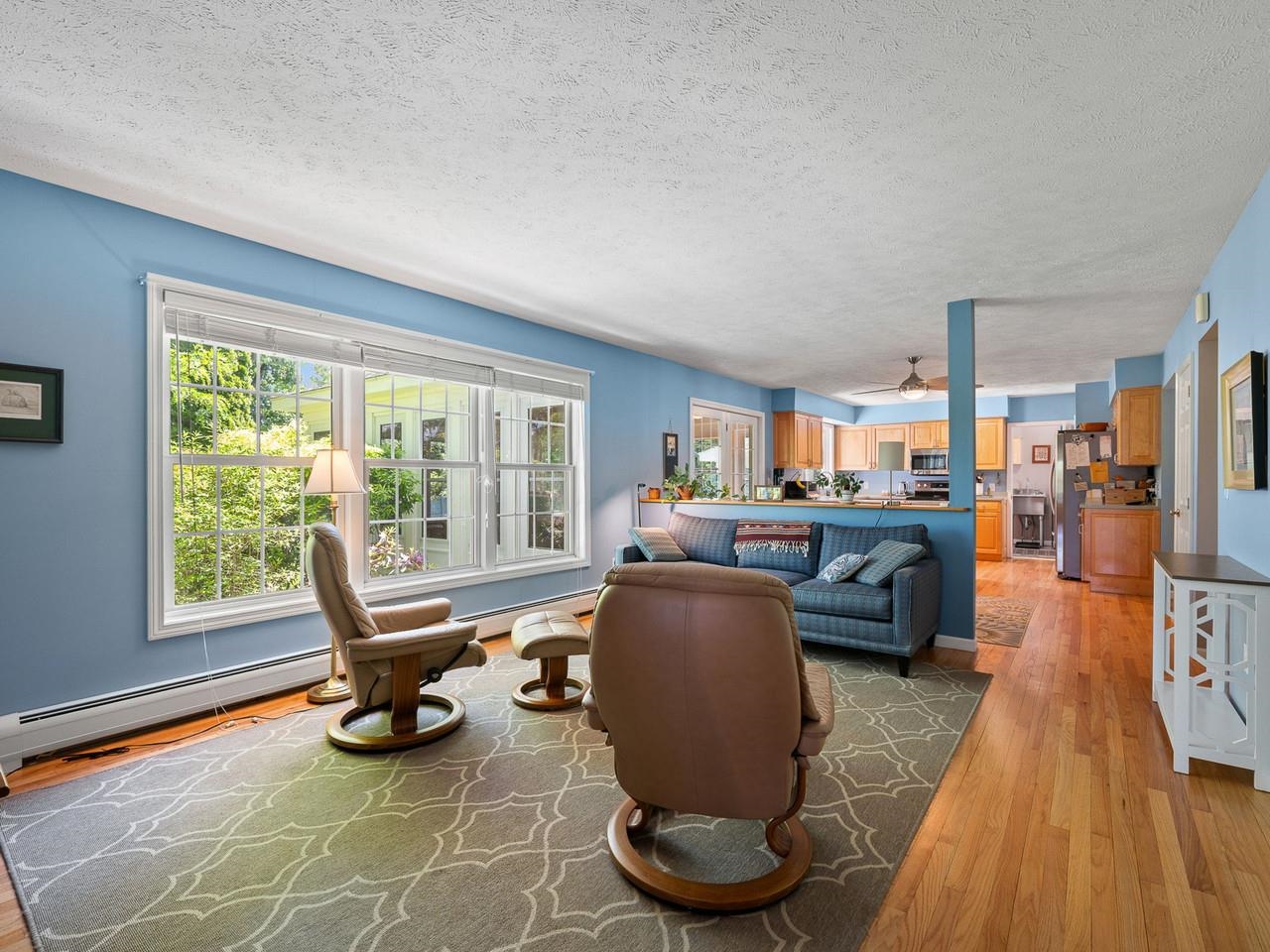 Open kitchen/dining/family