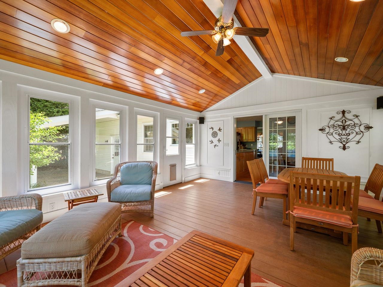 Vaulted porch with patio acces