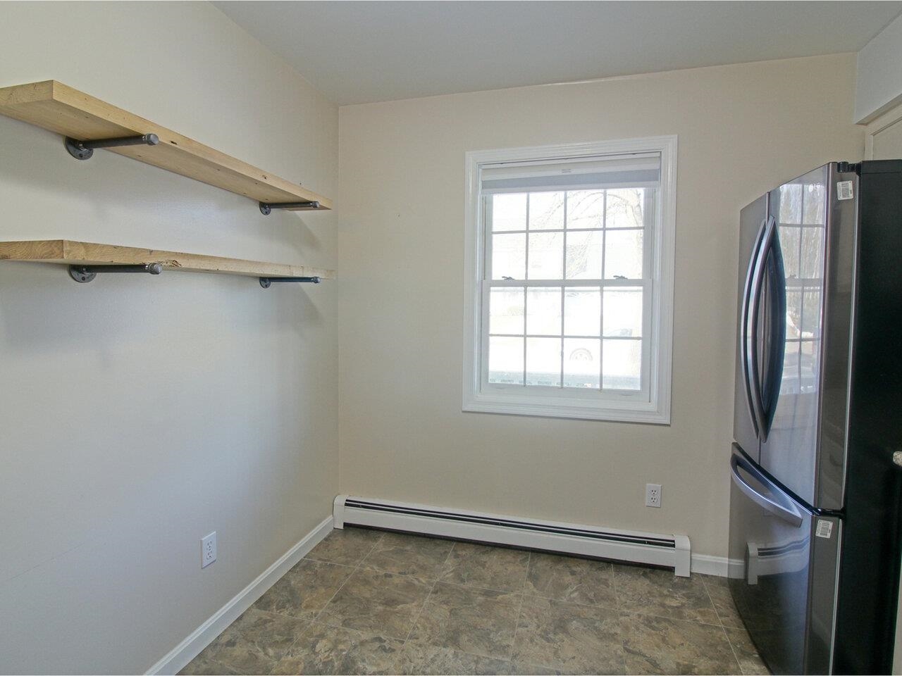 Kitchen Shelves Stay