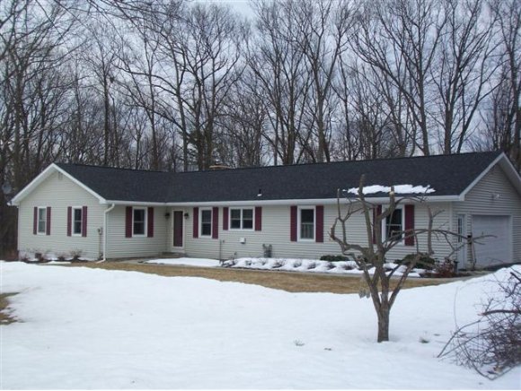 4 Rustic Dr