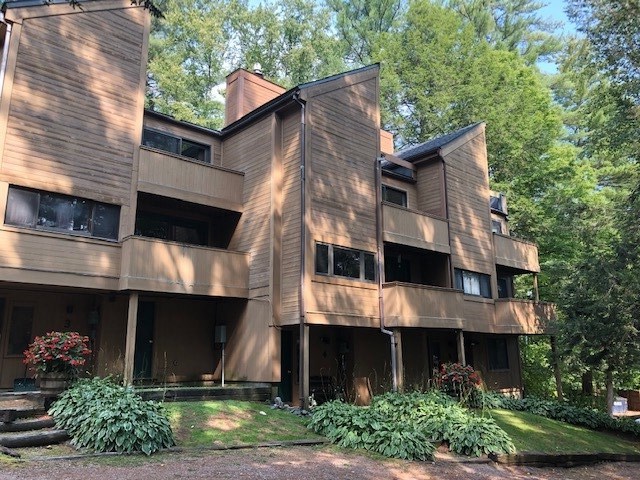 4 Timberline Drive, Unit 4