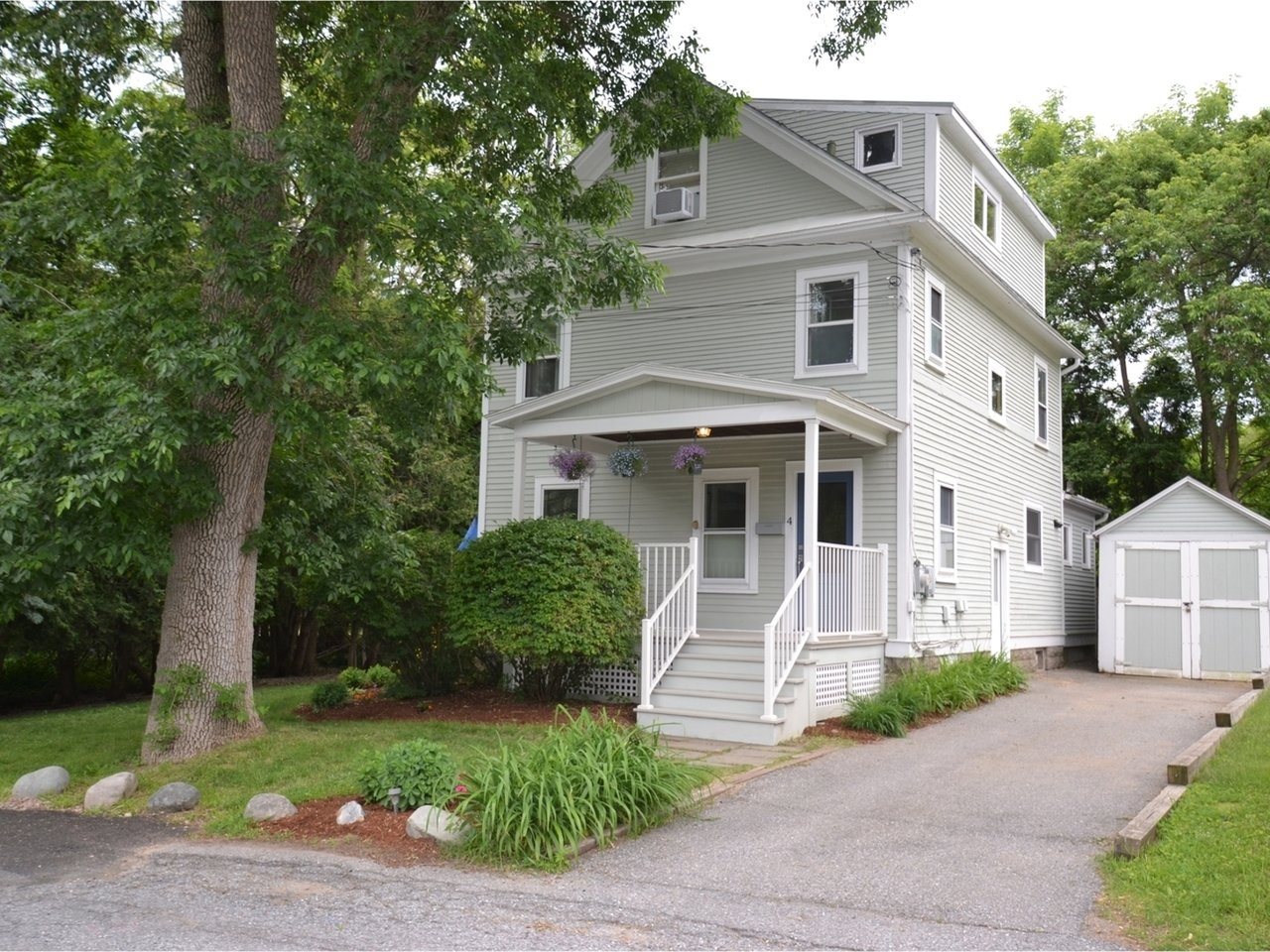 4 University Road