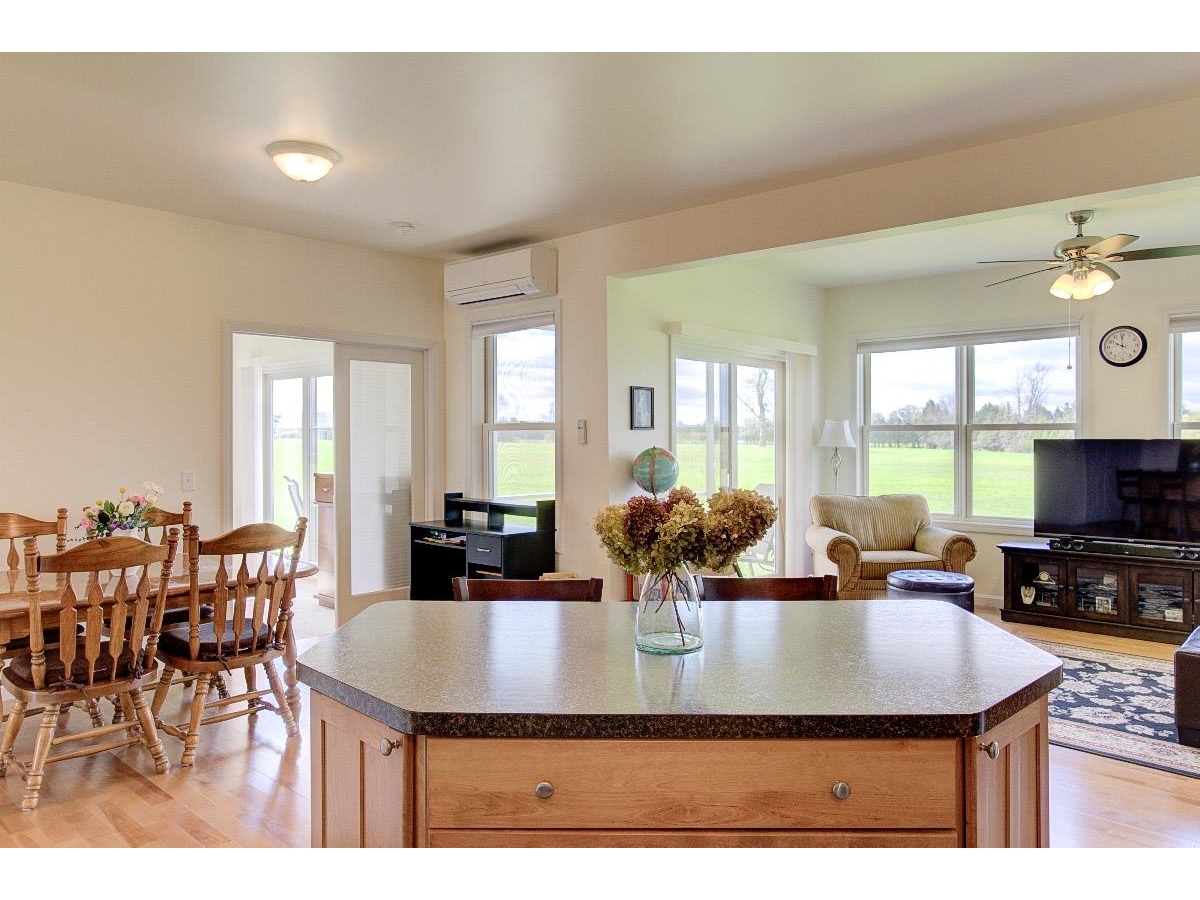 4 Village Court