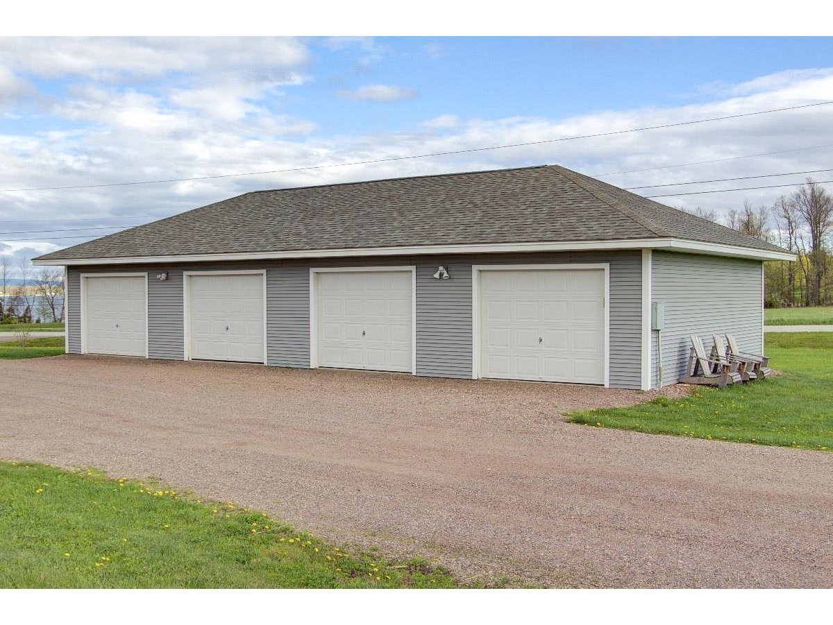 4 Village Court