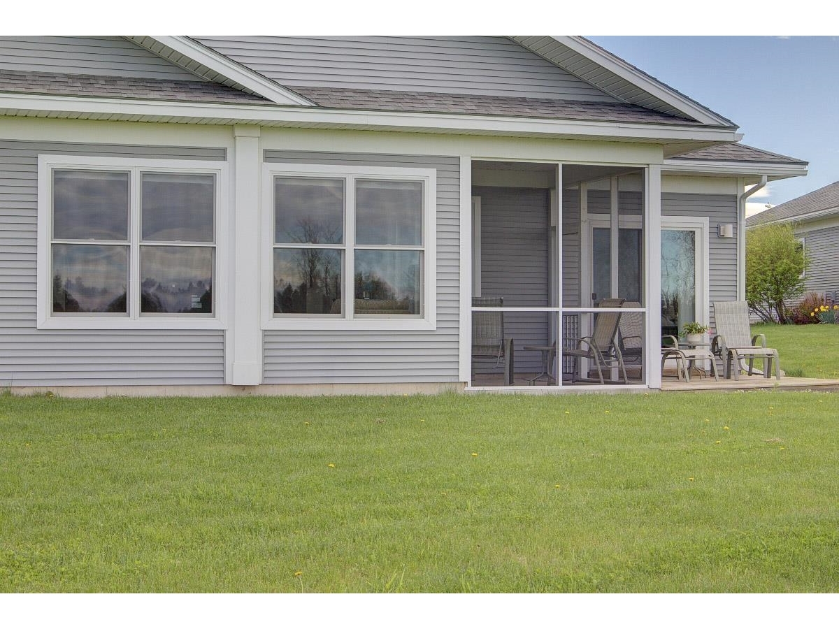 4 Village Court