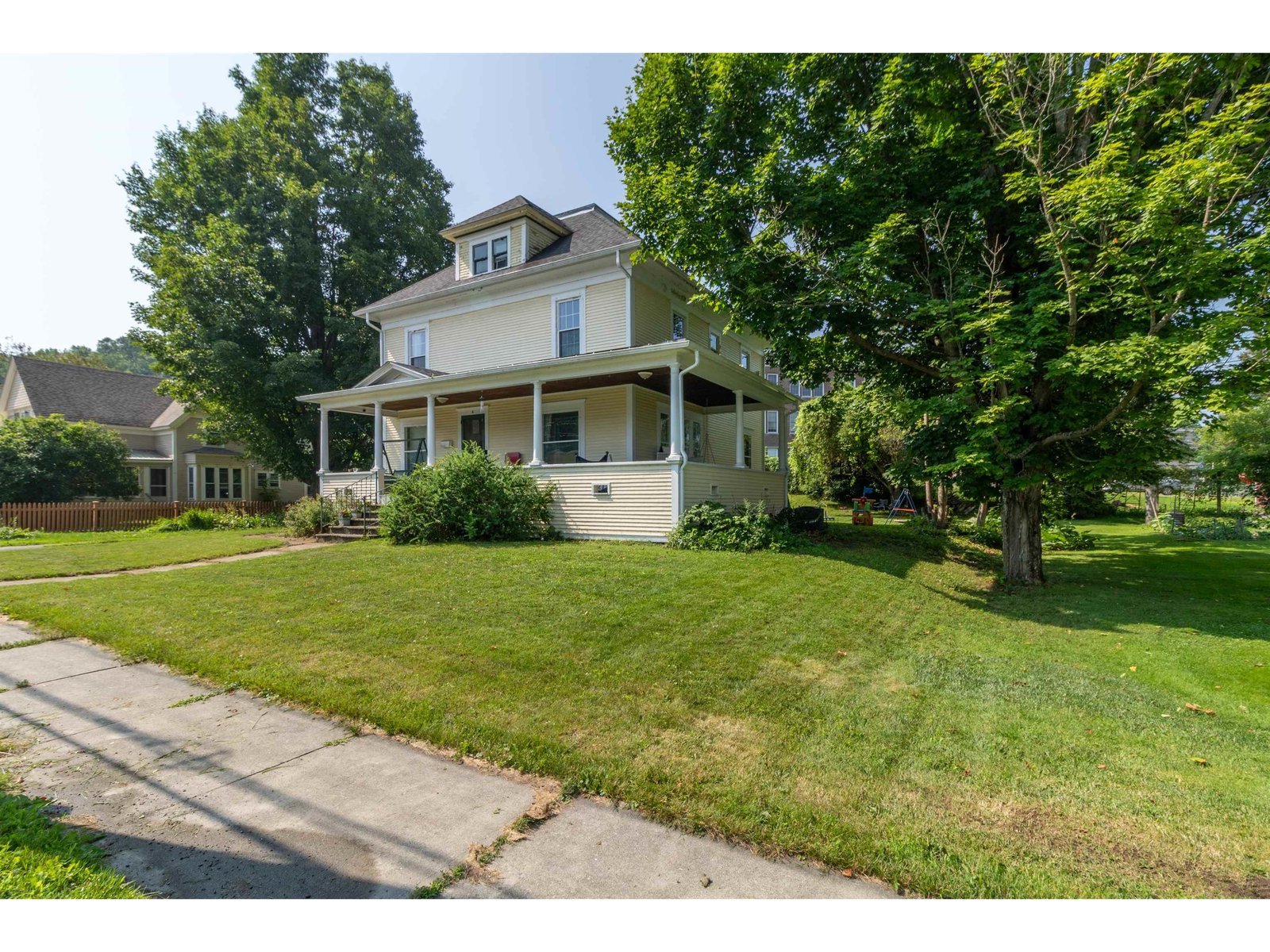 4 Willoughby Avenue
