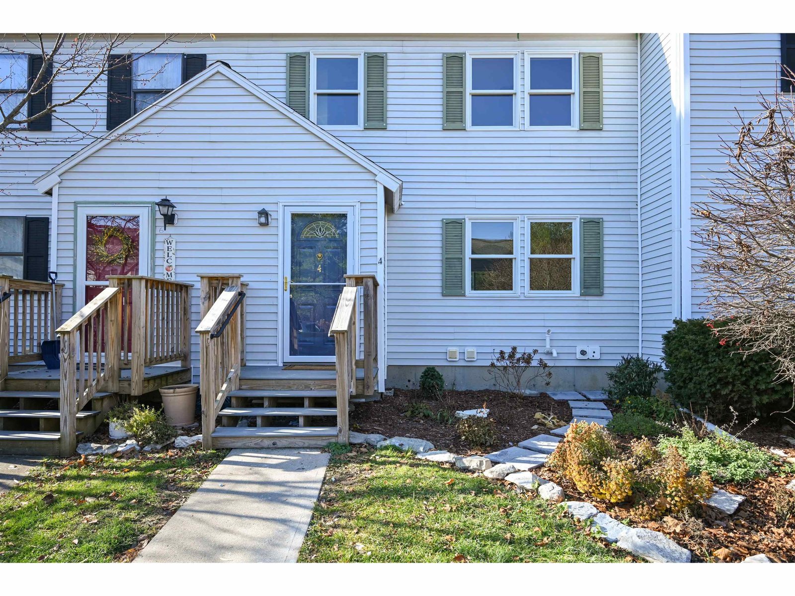 4 Woodbridge Lane