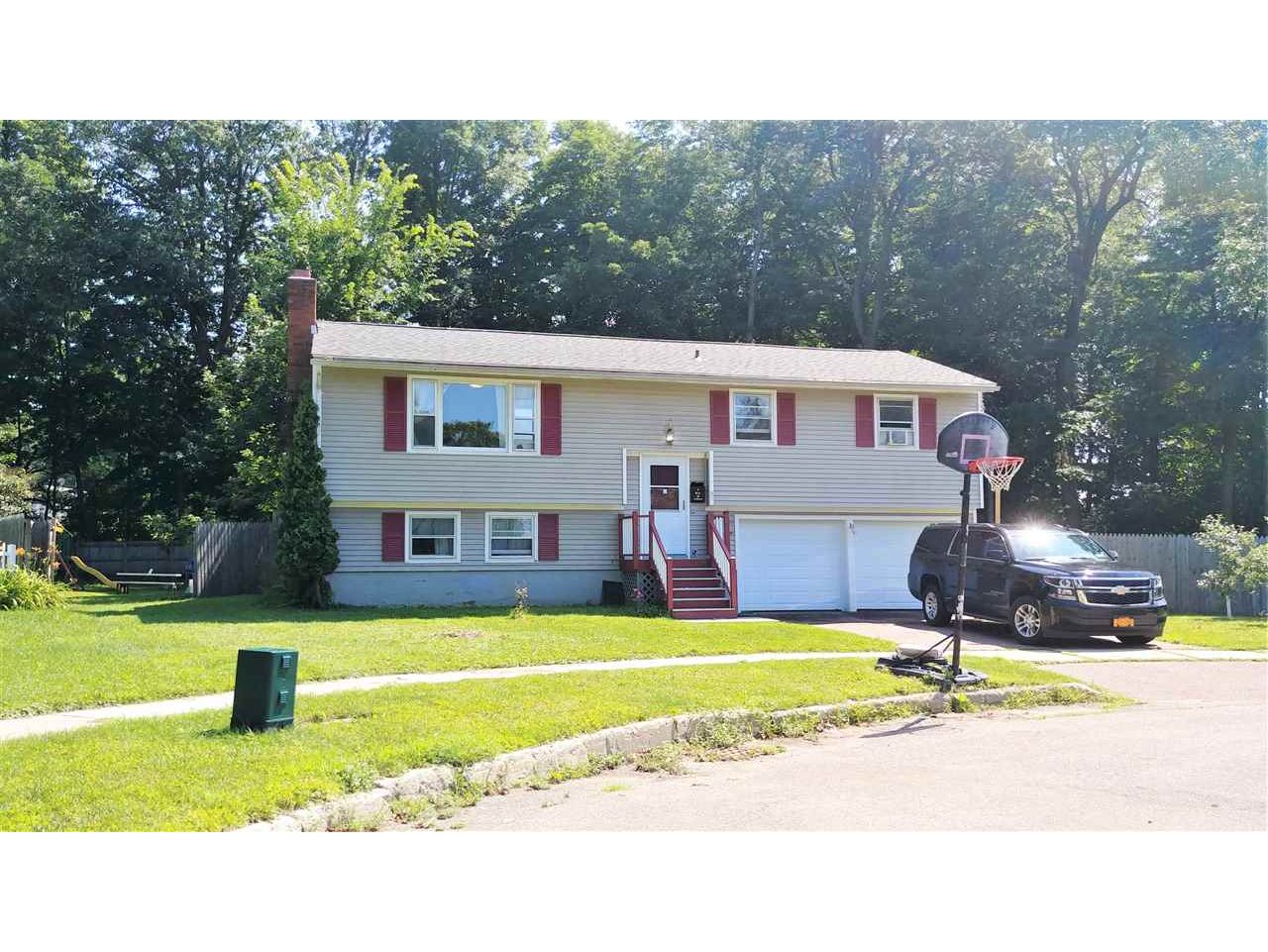 40 Blondin Circle