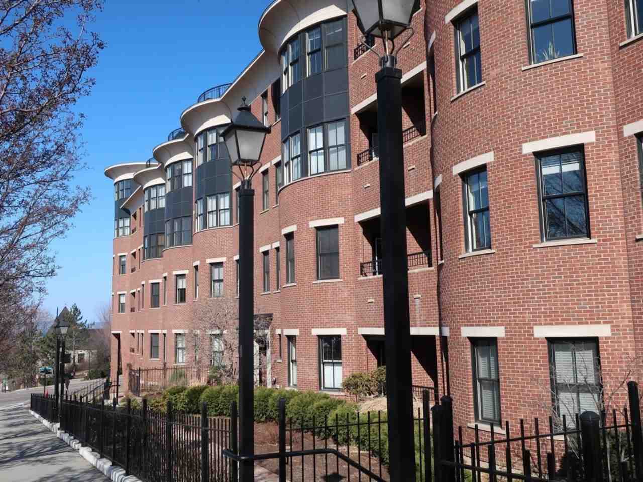 40 College Street, Unit 509