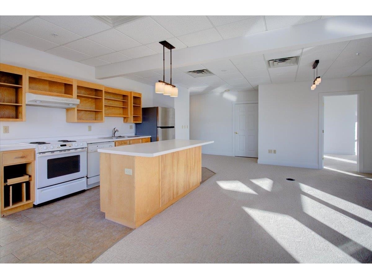 40 College Street, Unit 203A