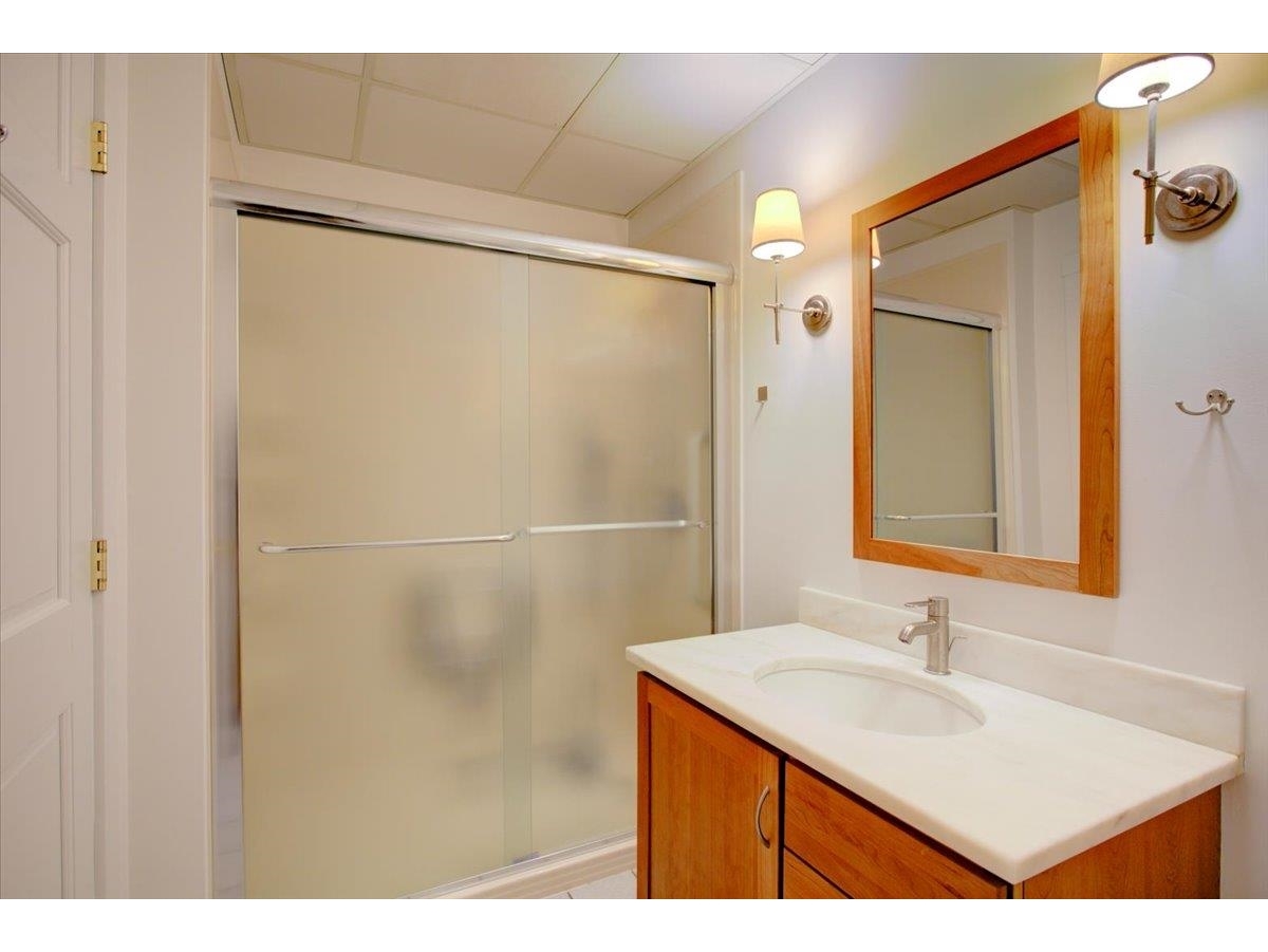 40 College Street, Unit 203A