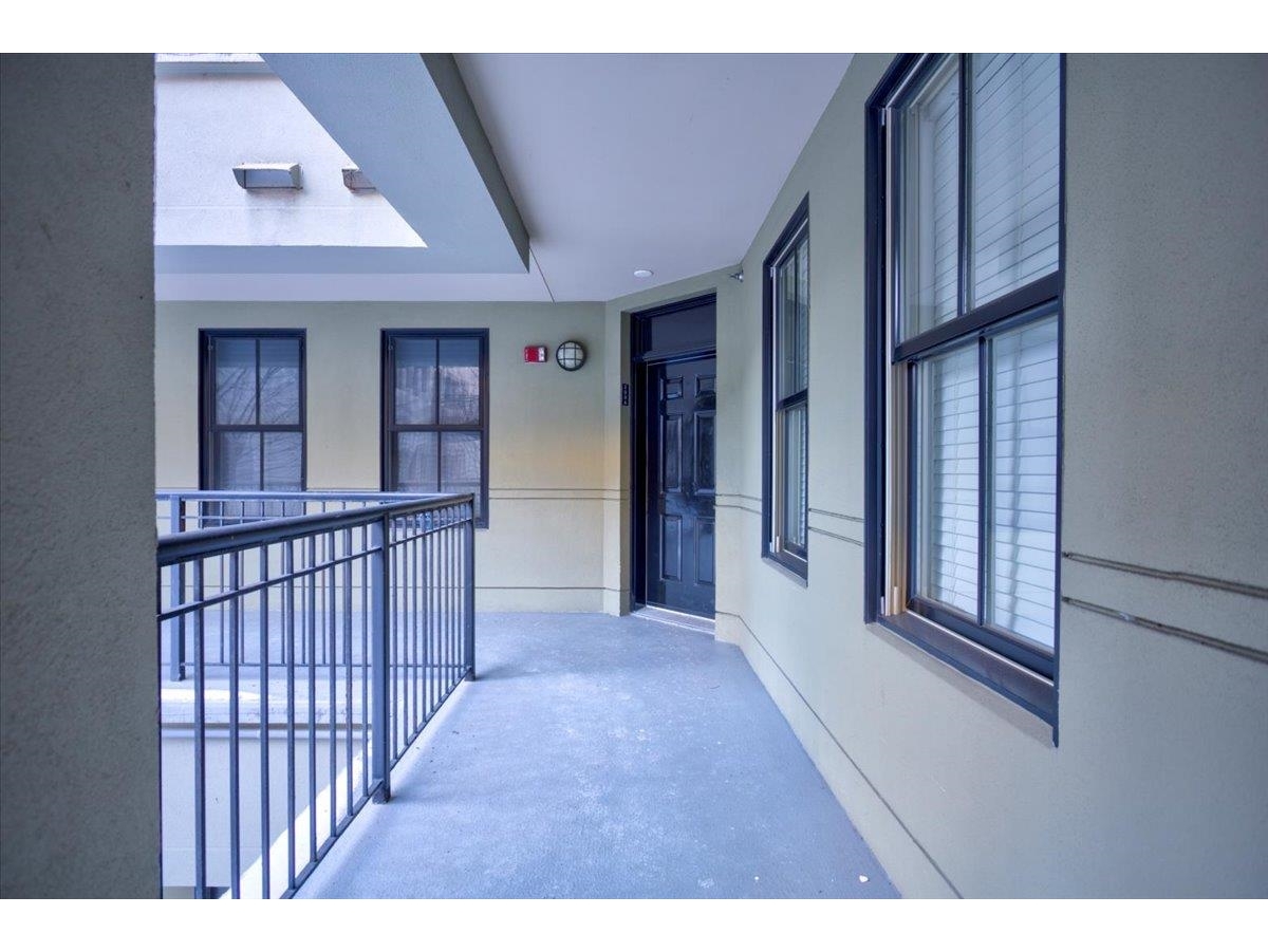 40 College Street, Unit 203A