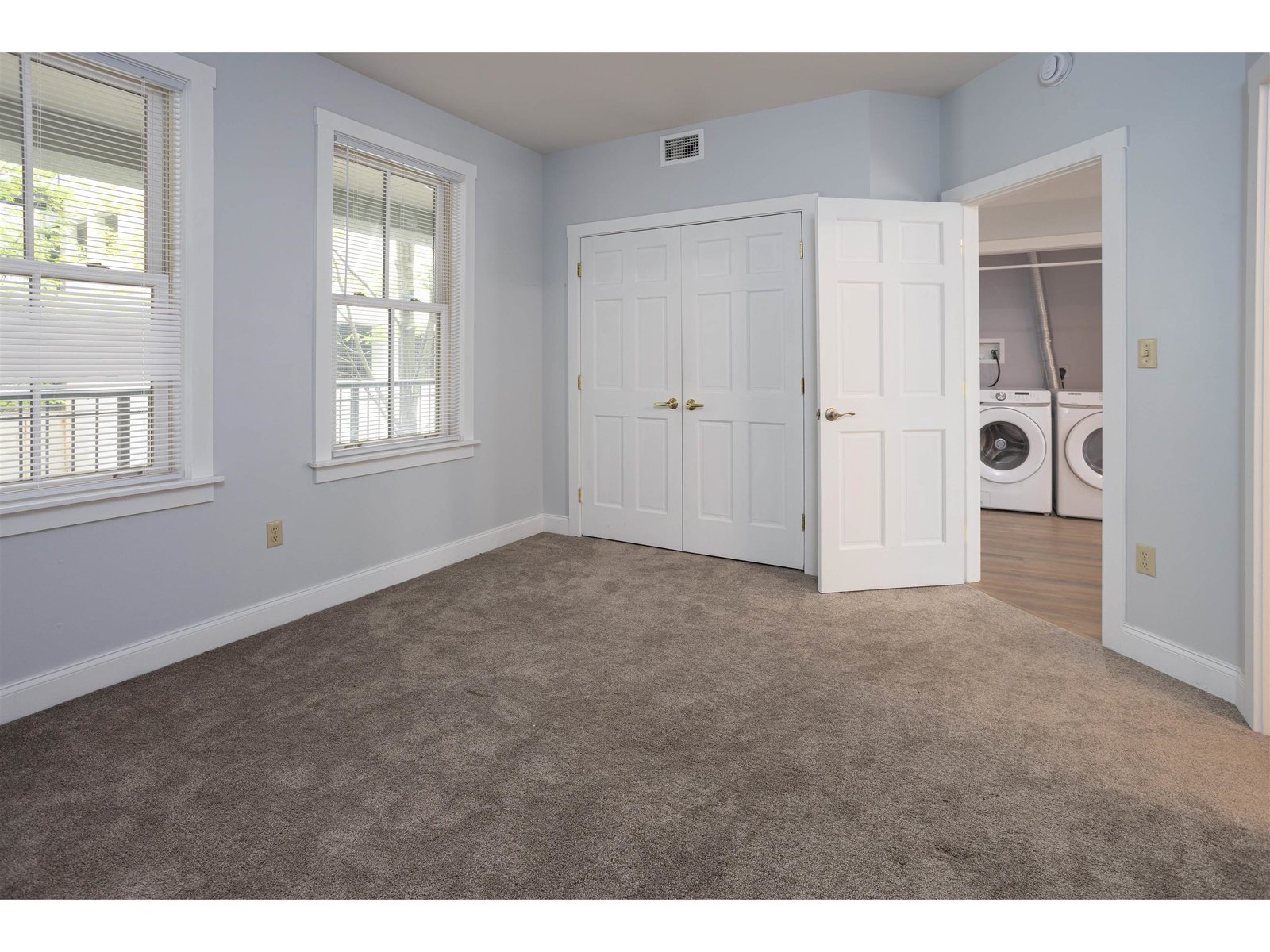 40 College Street, Unit 204C